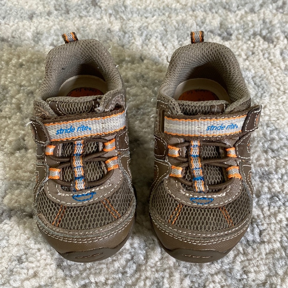 Stride Rite toddler 4W sneakers